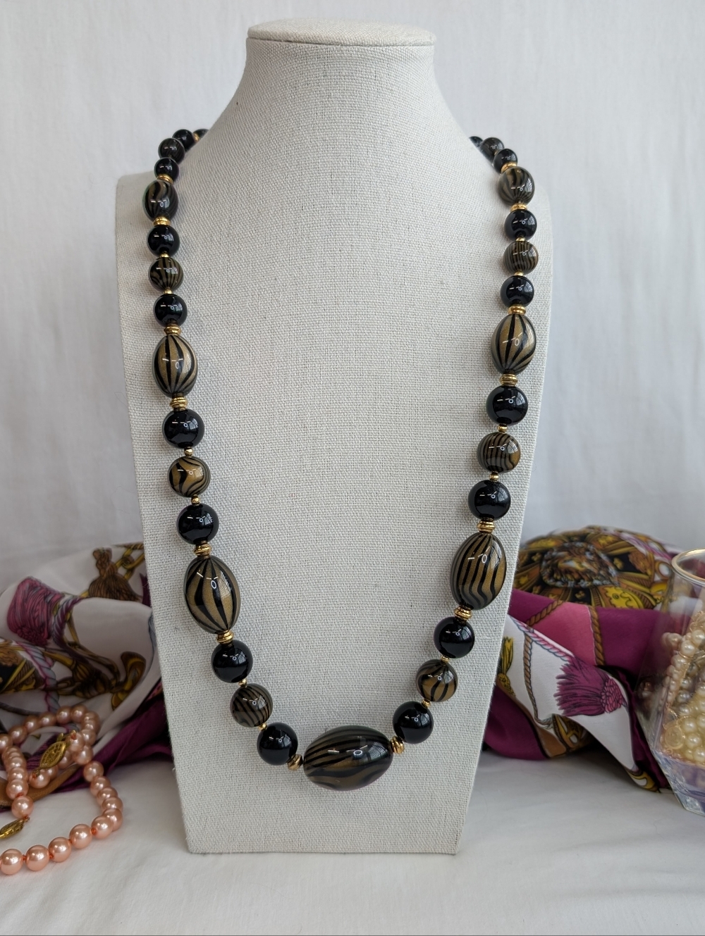 Vintage Black & Gold Beaded Statement Necklace - Estate Jewelry - Picture 2 of 7